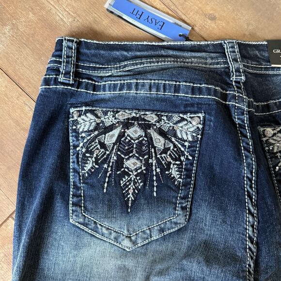 Grace in L.A. Easy Fit Bootcut Jeans Size 33 NWT Embroidered Rhinestone Pockets - Picture 9 of 10